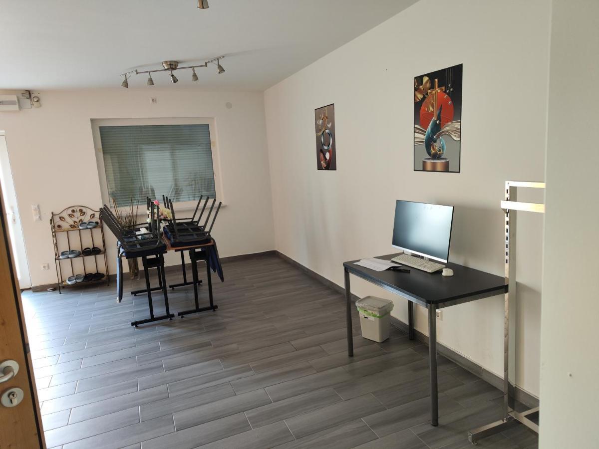 Erdgeschoss Wohnung Nahe Flughafen Viyana Dış mekan fotoğraf