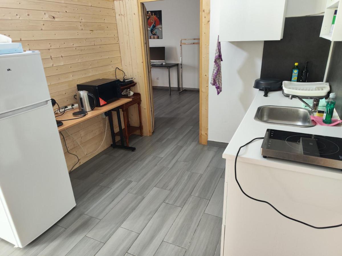 Erdgeschoss Wohnung Nahe Flughafen Viyana Dış mekan fotoğraf