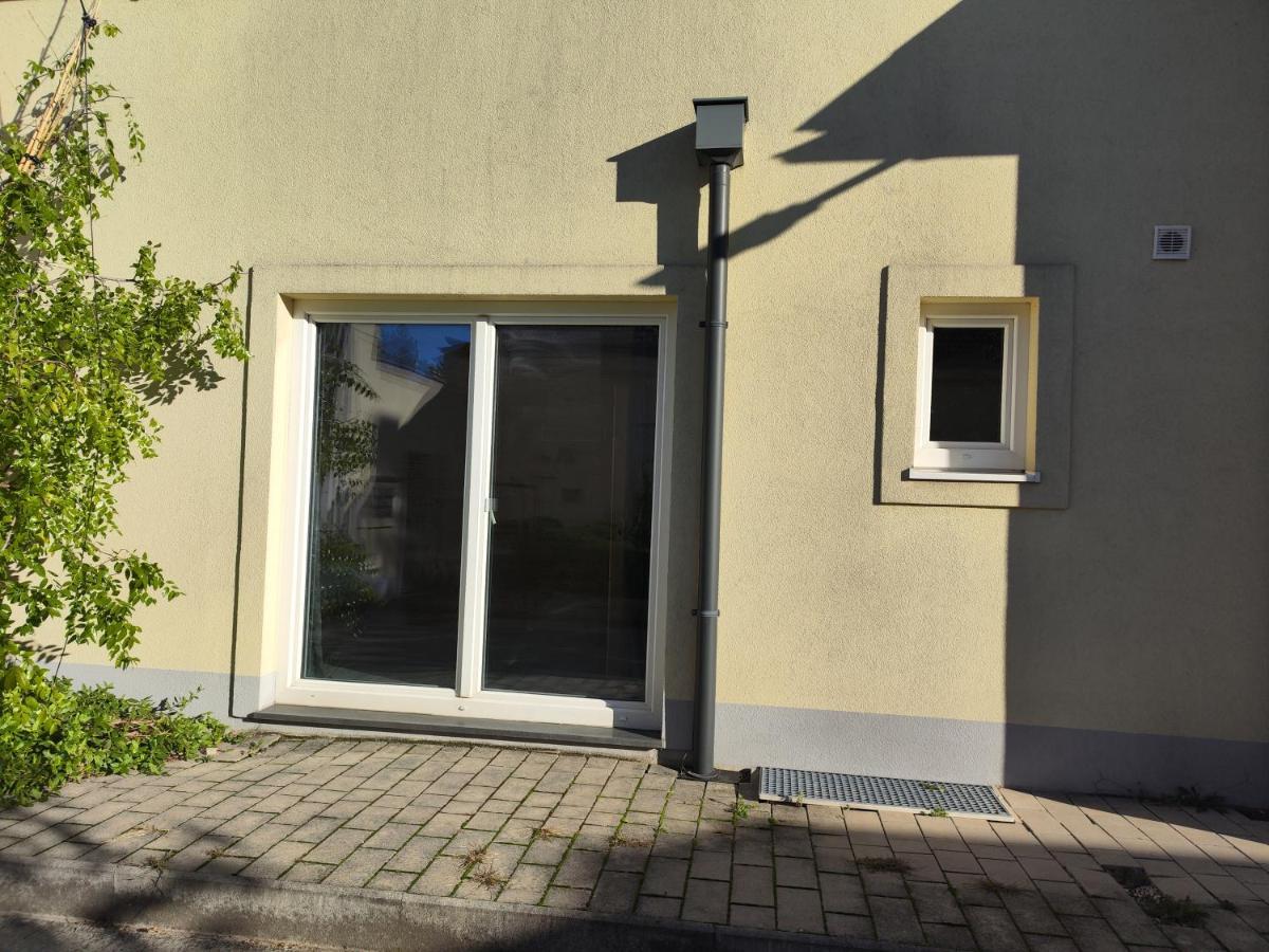 Erdgeschoss Wohnung Nahe Flughafen Viyana Dış mekan fotoğraf