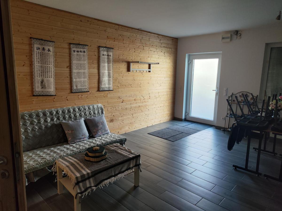 Erdgeschoss Wohnung Nahe Flughafen Viyana Dış mekan fotoğraf